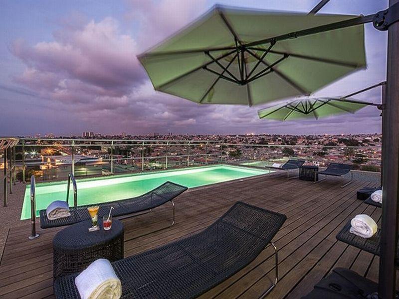 Executive Hotel Samba Луанда Екстериор снимка